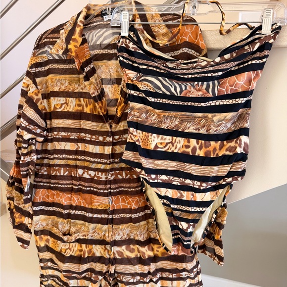 Salvatore Ferragamo Other - Vintage Salvatore Ferragamo Brown, Tan and Cream Animal Print Button-Down shirt
